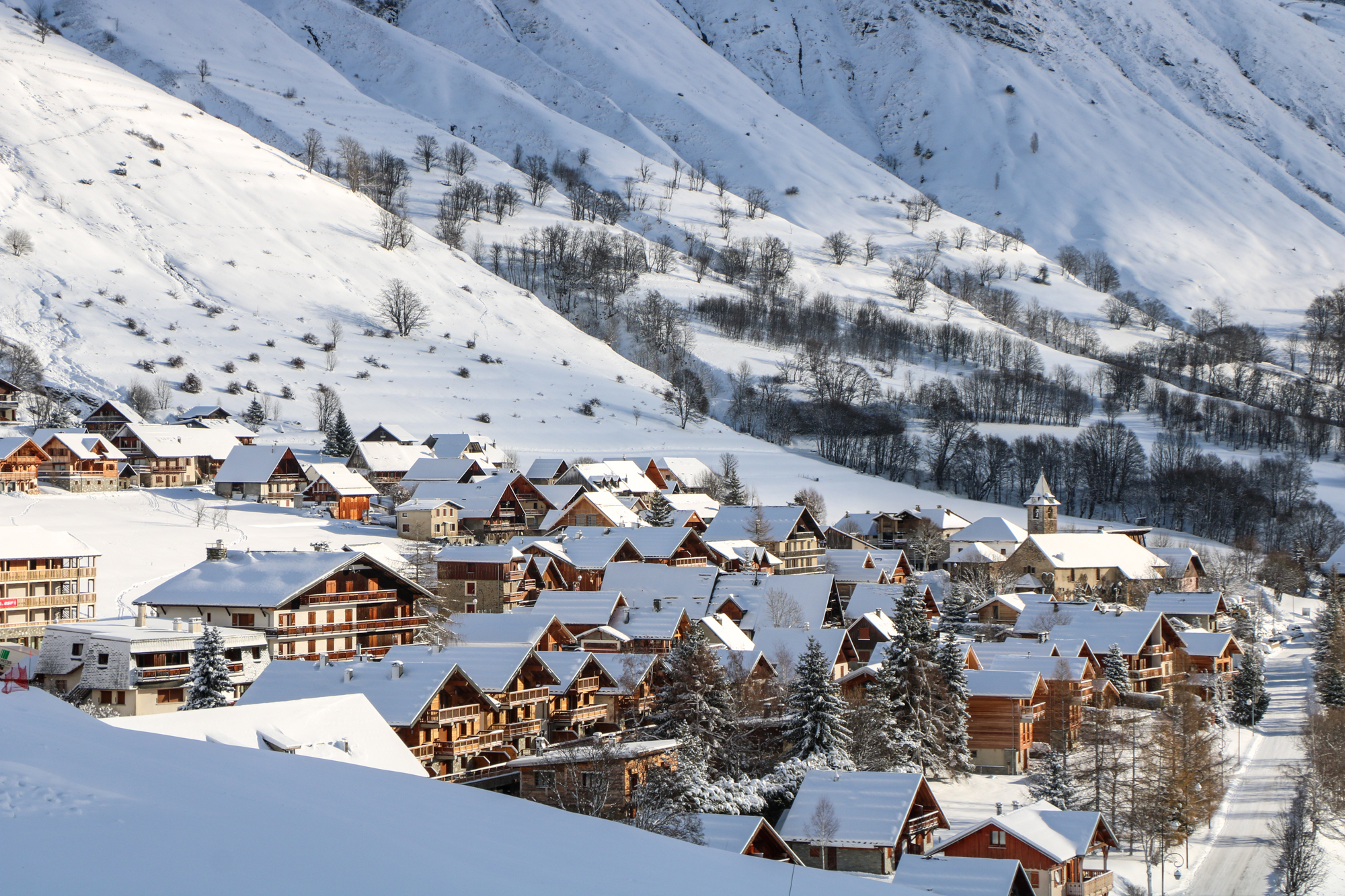 Village de Saint Sorlin d'Arves sous la neige