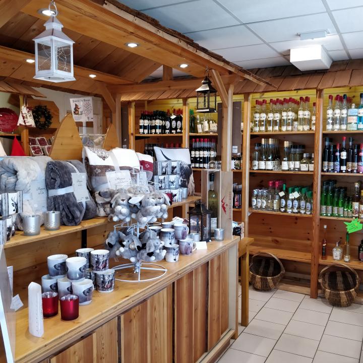 Intérieur d'un magasin de souvenirs