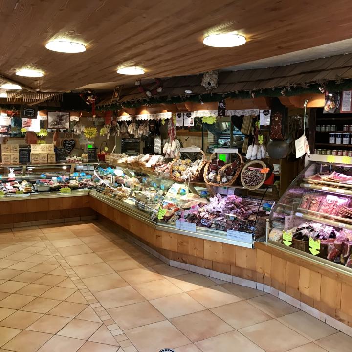 Intérieur d'un magasin d'alimentation
