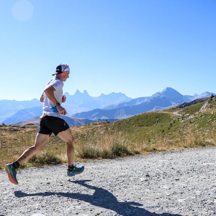Trailer face aux Aiguilles d'Arves