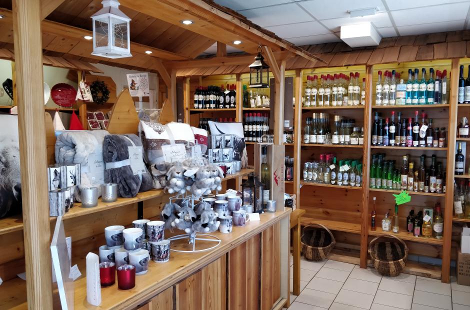 Intérieur d'un magasin de souvenirs