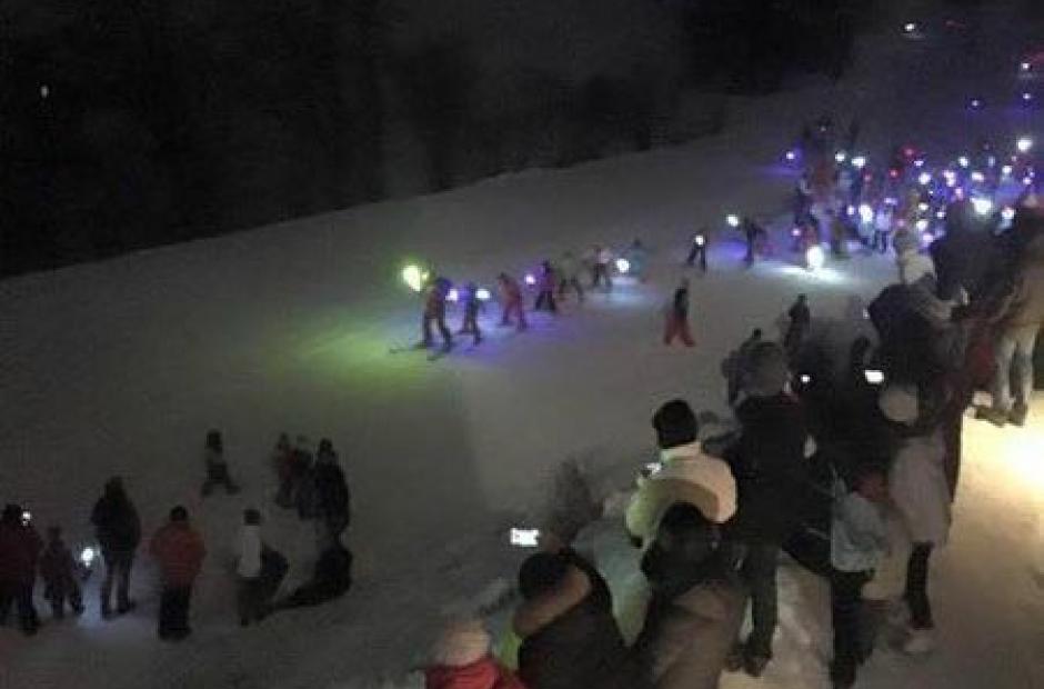 descente aux flambeaux des enfants - descente aux flambeaux des enfants