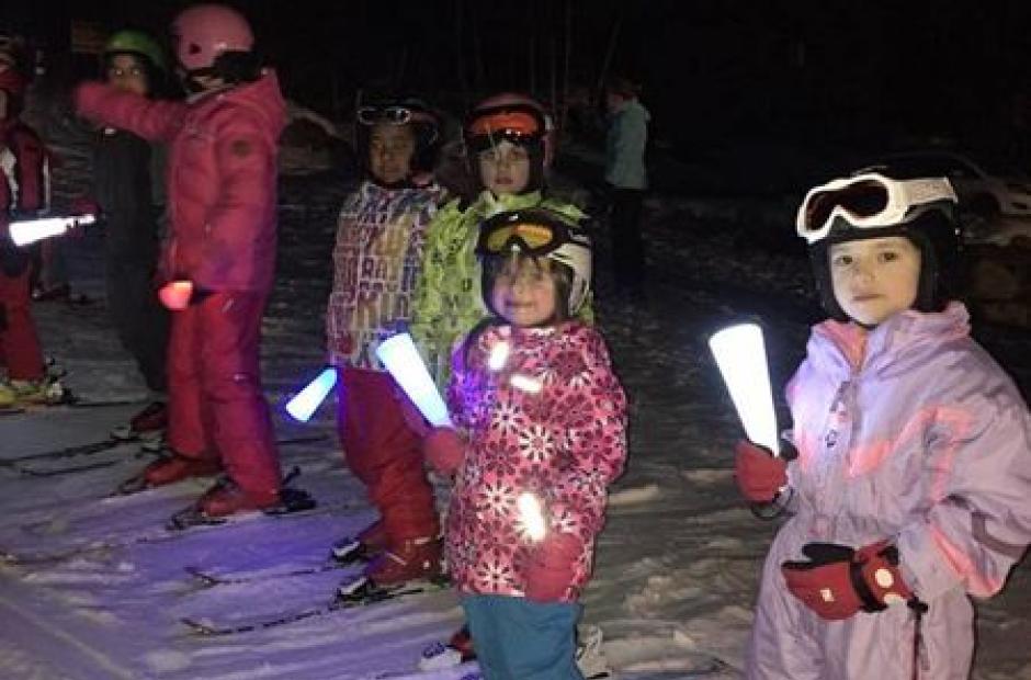 descente aux flambeaux des enfants - descente aux flambeaux des enfants