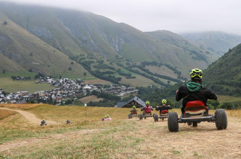 Mountain kart - Mountain kart avec vue sur le village