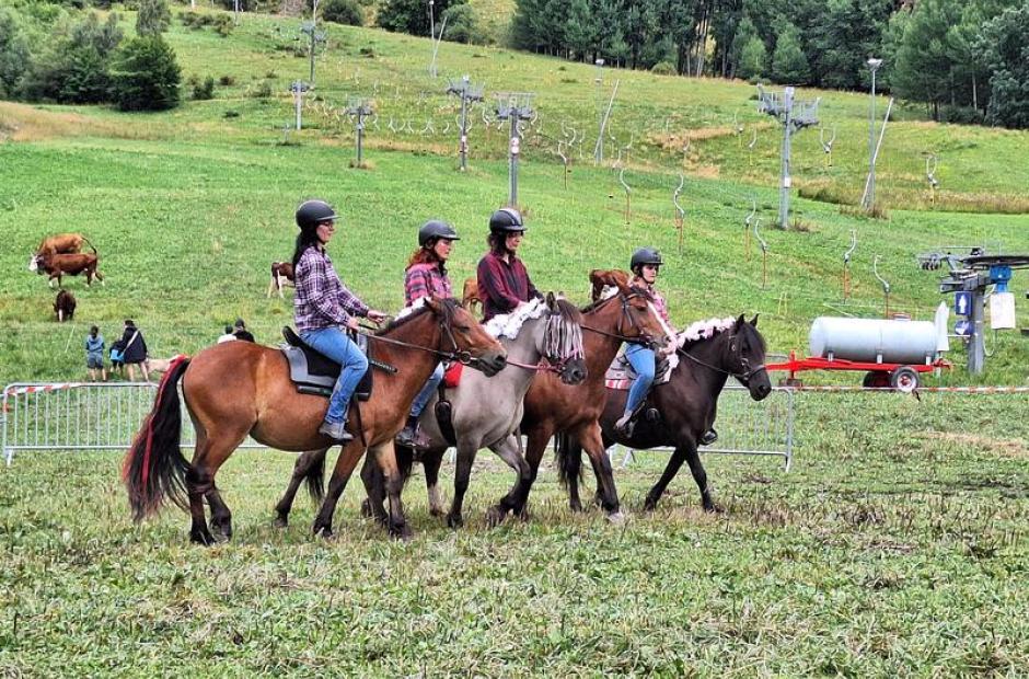 Randonnée à cheval  - Les cavaliers des Arves_Saint-Jean-d'Arves Randonnée à cheval  - Les cavaliers des Arves_Saint-Jean-d'Arves