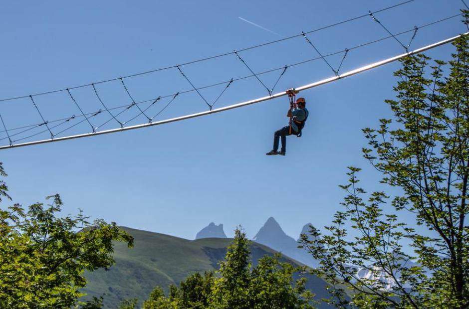 Tyrolienne à virages - Tyrolienne à virages face aux Aiguilles d'Arves