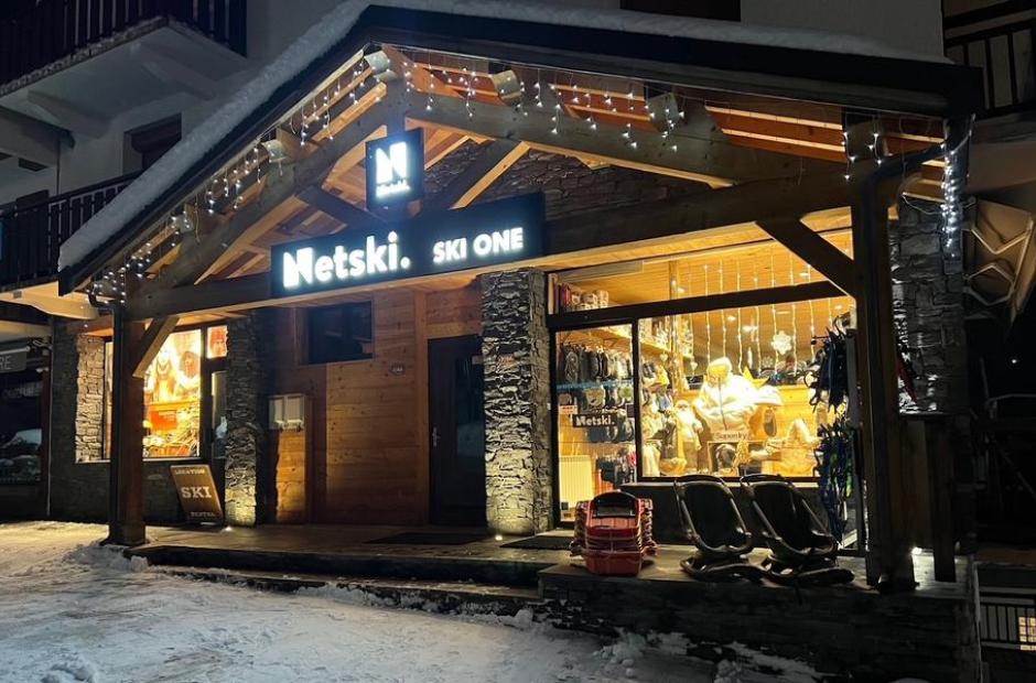 Netski - Ski one - Devanture magasin