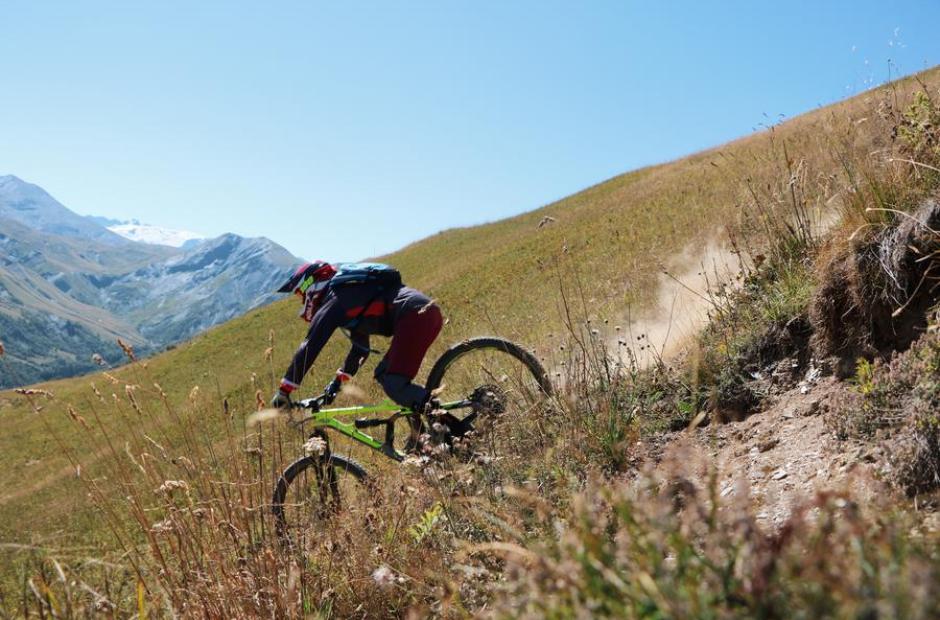Bike park Croix de Fer - Vélo de descente dans la pente