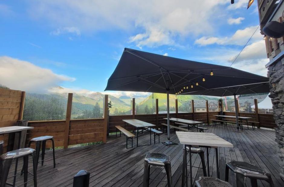 La Grotte du Yéti - Vue terrasse été