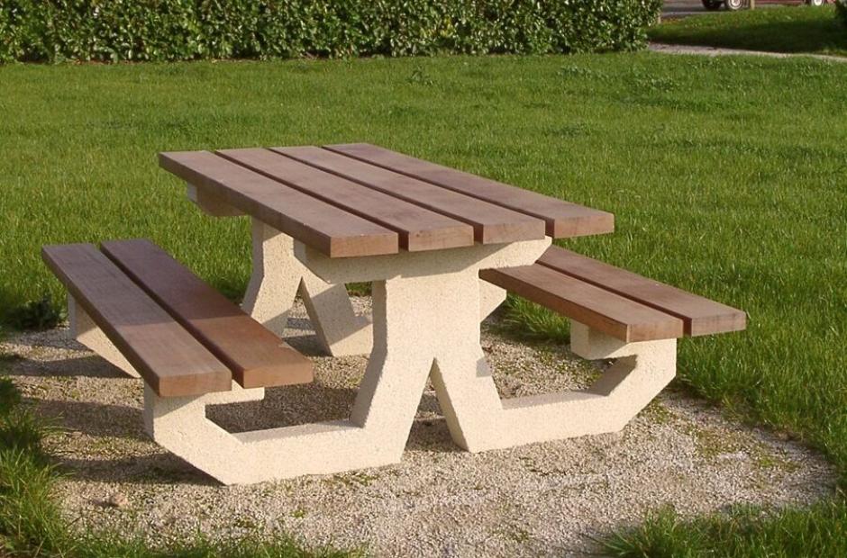 Aire de pique-nique Eglise Saint Saturnin - Aire de pique-nique Eglise Saint Saturnin