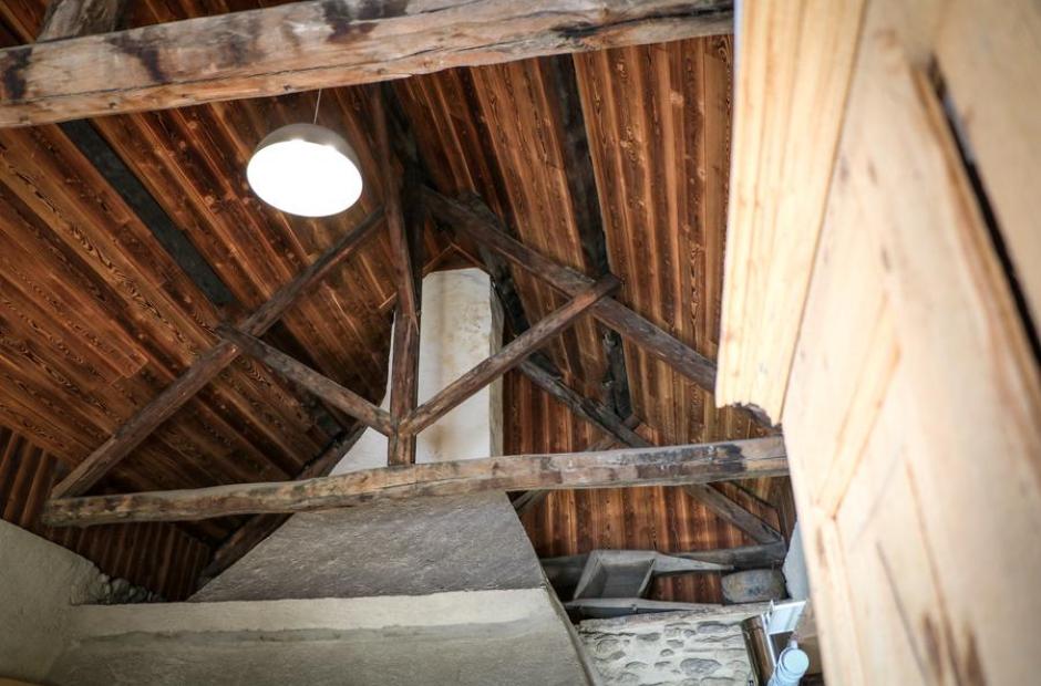 Vente de pain au Vieux Four_Saint-Sorlin-d'Arves - Intérieur du Vieux four de Saint Sorlin d'Arves