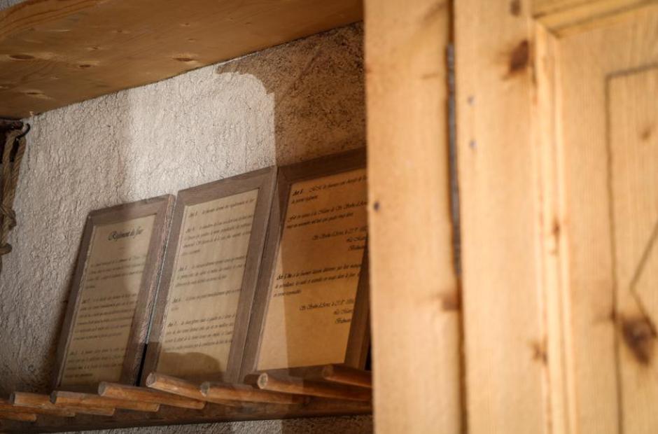 Vente de pain au Vieux Four_Saint-Sorlin-d'Arves - Intérieur du Vieux four de Saint Sorlin d'Arves