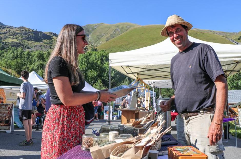 Marché des producteurs locaux &amp; commerçants_Saint-Sorlin-d'Arves