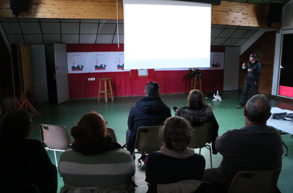 Rencontre avec une pisteuse secouriste et son chien d'avalanche_Saint-Sorlin-d'Arves - Rencontre avec une pisteuse secouriste et son chien d'avalanche