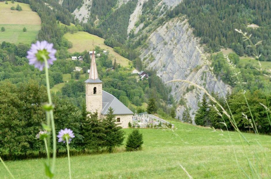 Voyage dans le temps à l’église Saint-Nicolas d’Albiez-Montrond_Albiez-Montrond - Eglise de Montrond