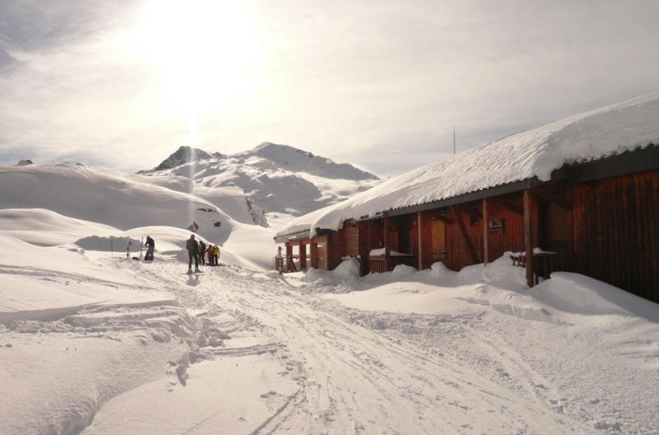 Refuge de l'Etendard - Vue extérieure hiver Refuge de l'Etendard - Vue extérieure hiver