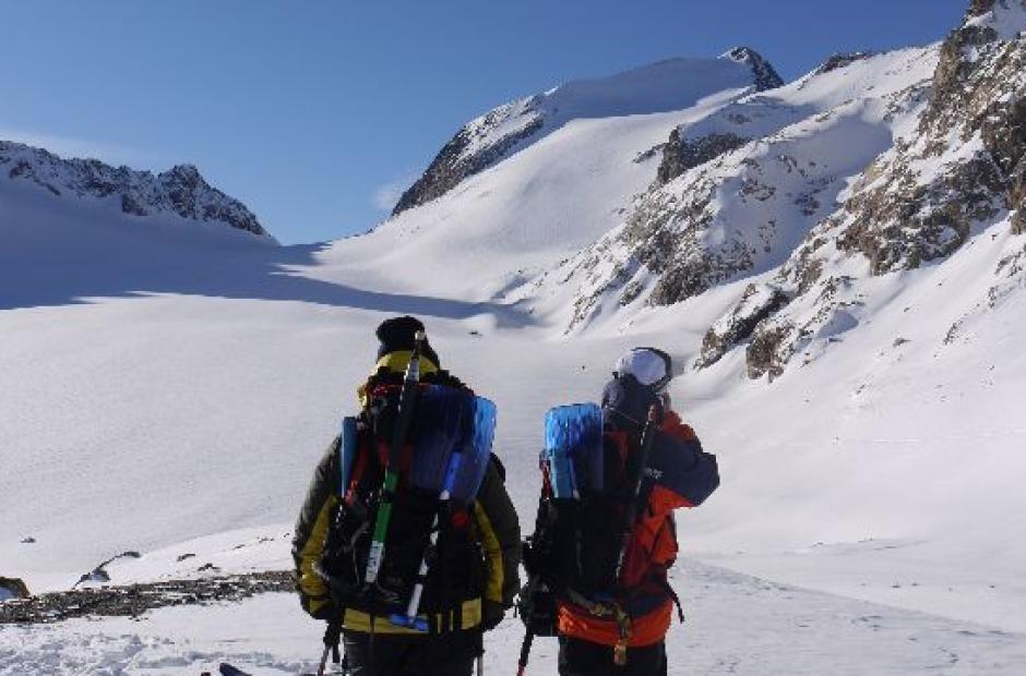 Refuge de l'Etendard - Vue extérieure hiver Refuge de l'Etendard - Vue extérieure hiver