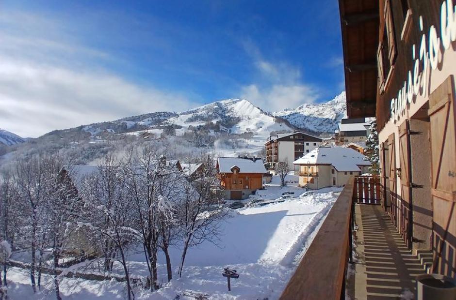 Chalet Beauséjour - Vue d'un balcon en hiver Chalet Beauséjour - Vue d'un balcon en hiver