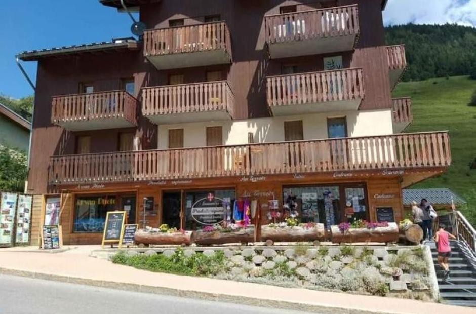 Les Carlines - Vu extérieure été