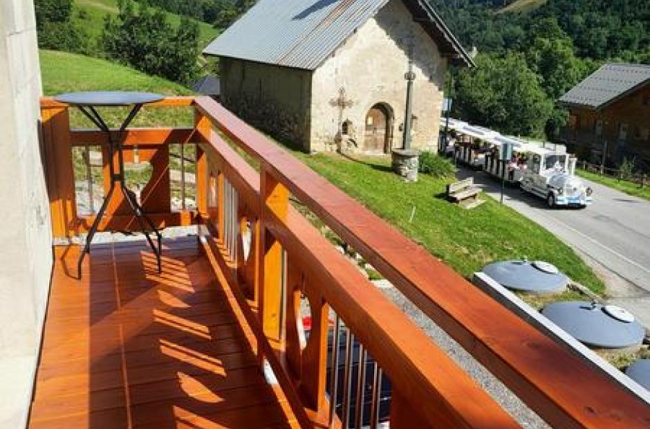 Le Poutçon - Vue extérieure balcon