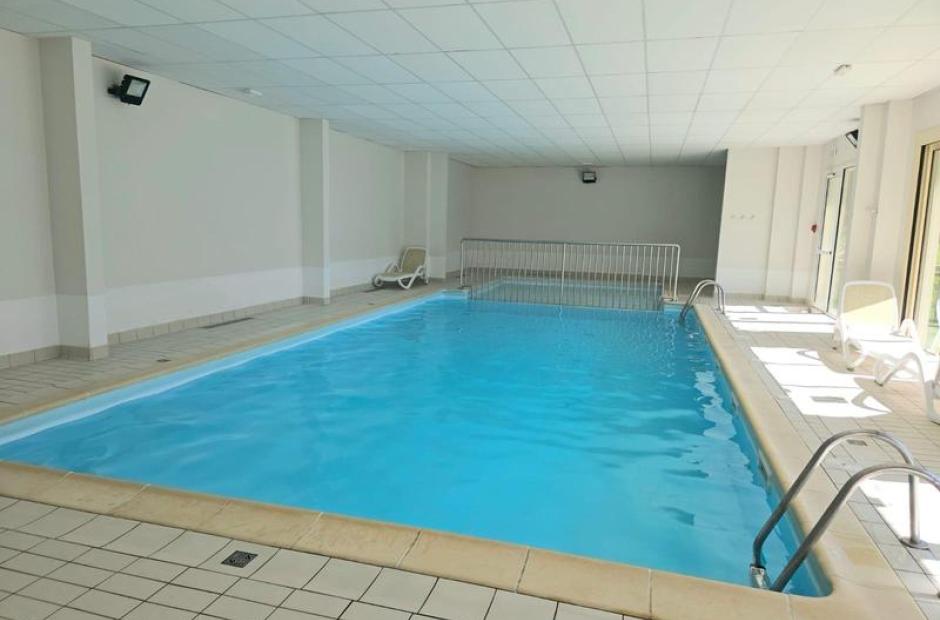 Les Chevreuils n°2 - Piscine