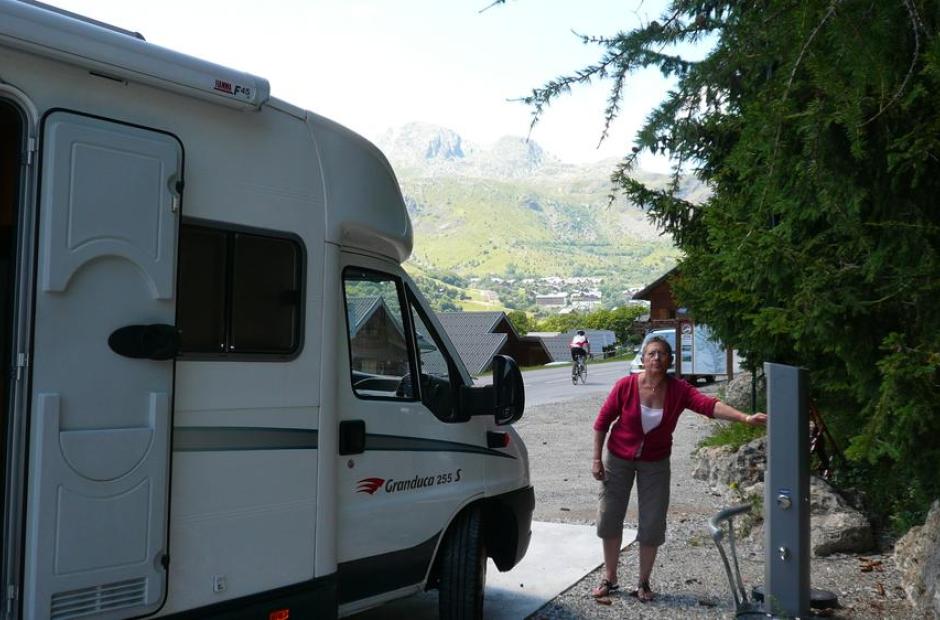 Aire de service - camping car à Saint Sorlin d'Arves -