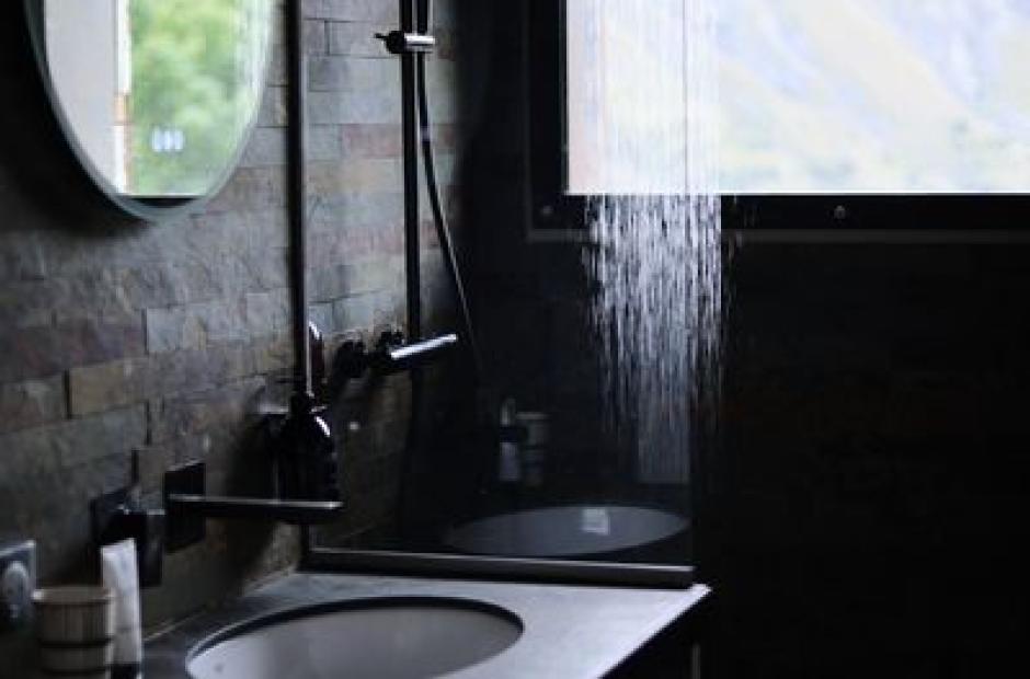 Salle de bain Les Cèdres - Vue salle de bains Les Cèdres Salle de bain Les Cèdres - Vue salle de bains Les Cèdres