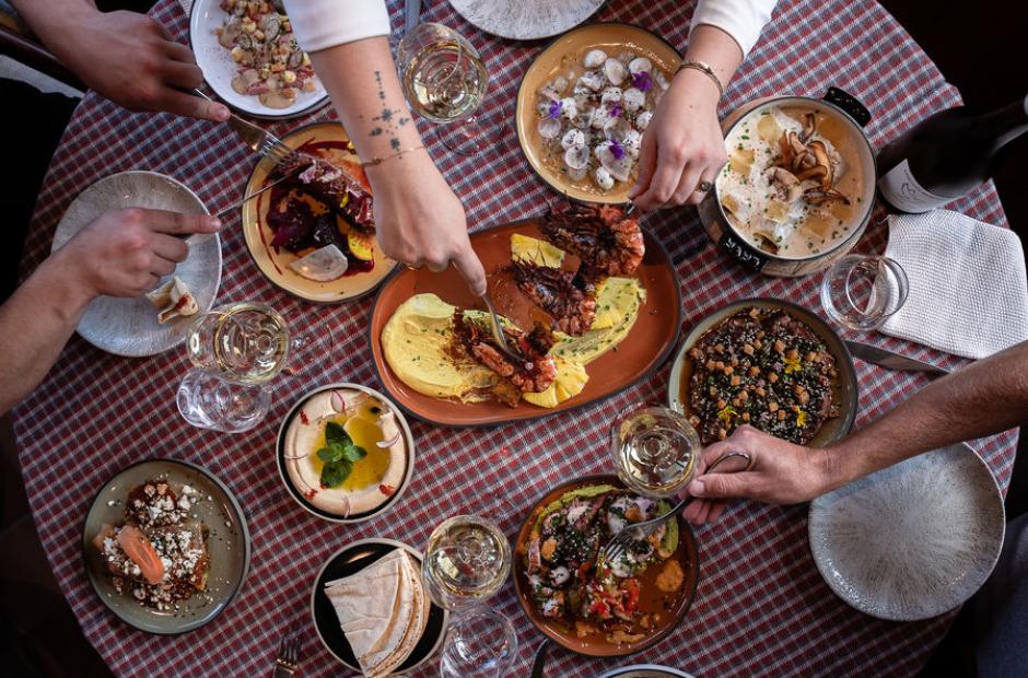repas Les Cèdres - vue Table Les Cèdres repas Les Cèdres - vue Table Les Cèdres