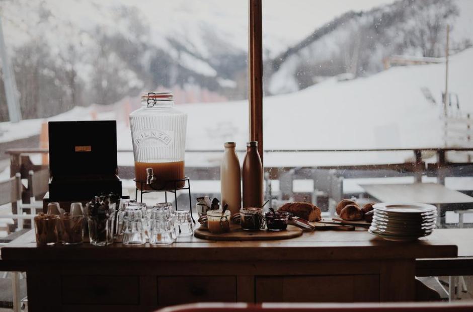 Hôtel Les Cèdres - Petit déjeuner / visuel hiver