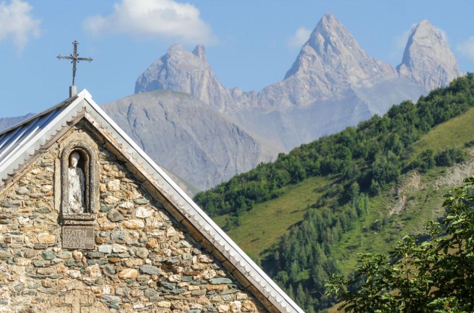 Eglise Saint Saturnin et Aiguilles d'Arves - Eglise Saint Saturnin et Aiguilles d'Arves Eglise Saint Saturnin et Aiguilles d'Arves - Eglise Saint Saturnin et Aiguilles d'Arves