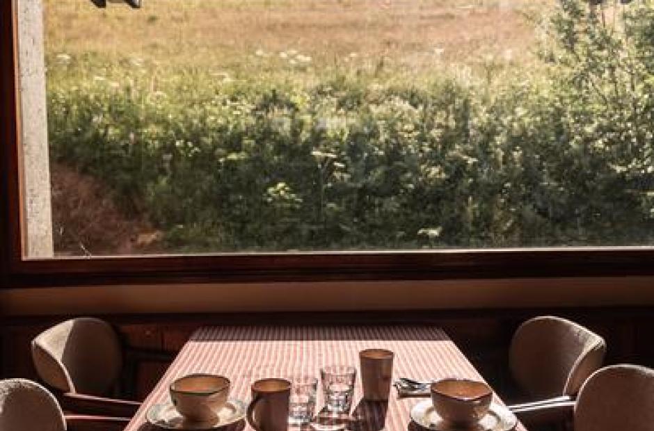 Restaurant Les Cèdres - Vue table été
