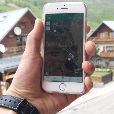 Smartphone et village de Saint Sorlin d'Arves - Smartphone et village de Saint Sorlin d'Arves