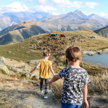 Enfants en direction du Lac Laitelet - Enfants en direction du Lac Laitelet