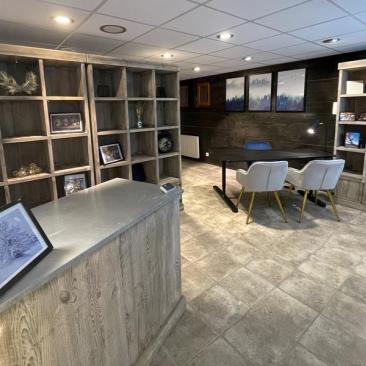 Altitude 1750 - Agence vue intérieure