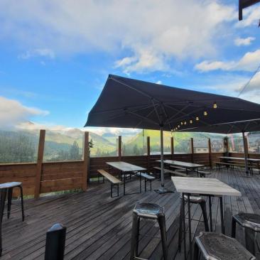 La Grotte du Yéti - Vue terrasse été