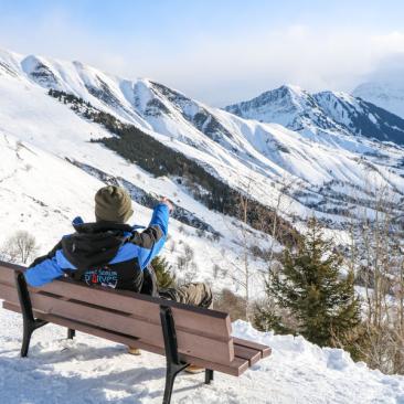 Banc avec vue sur le village de Saint Sorlin d'Arves - Banc avec vue sur le village de Saint Sorlin d'Arves