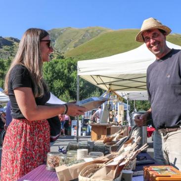 Marché des producteurs locaux &amp; commerçants