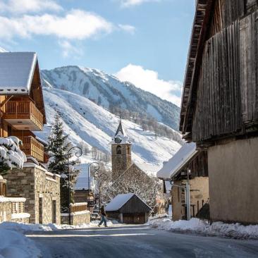 Cluedo géant_Saint-Sorlin-d'Arves - Village enneigé