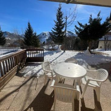 Les Sybelles D04 - Vue terrasse hiver
